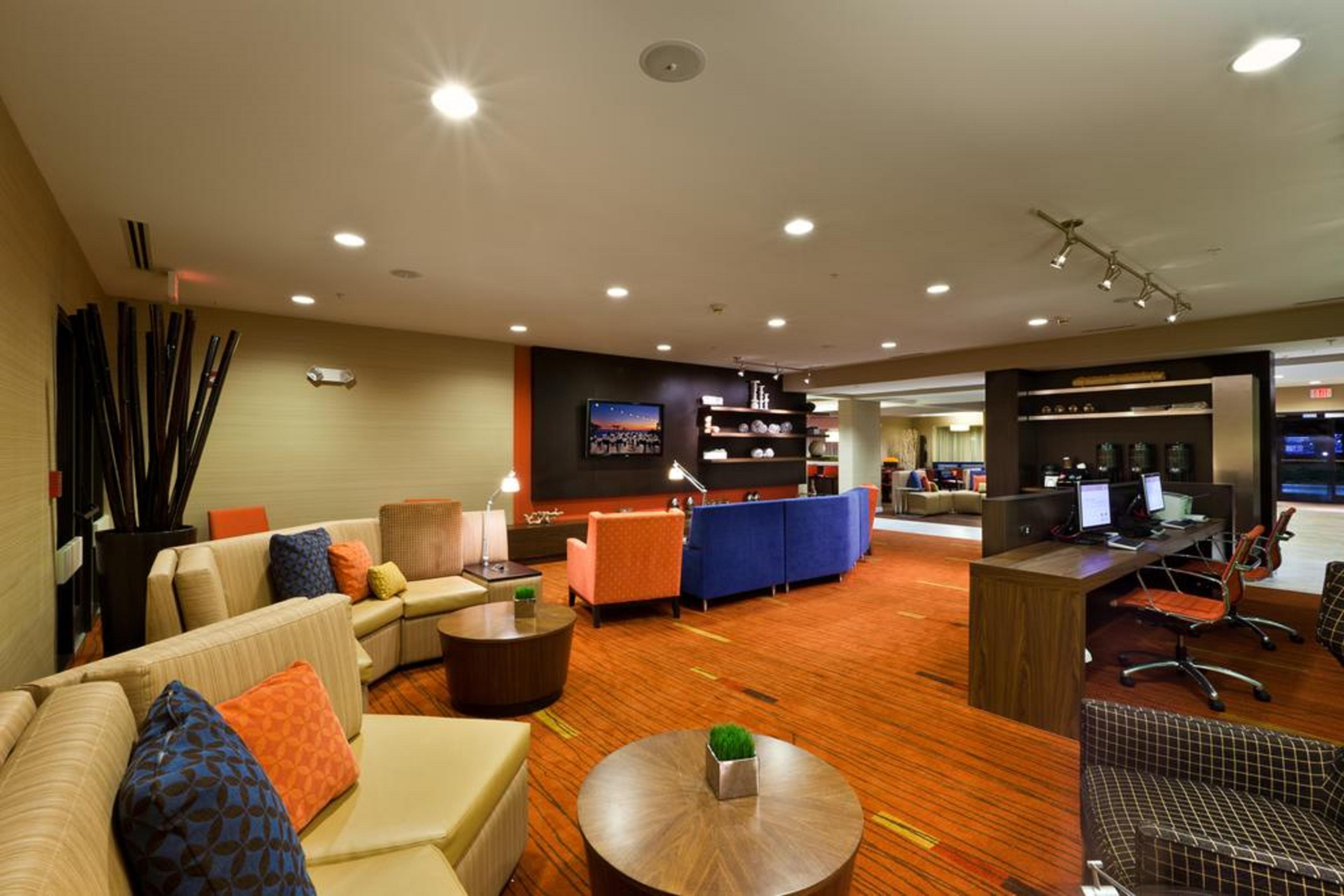 ホテル Courtyard Baton Rouge South エクステリア 写真
