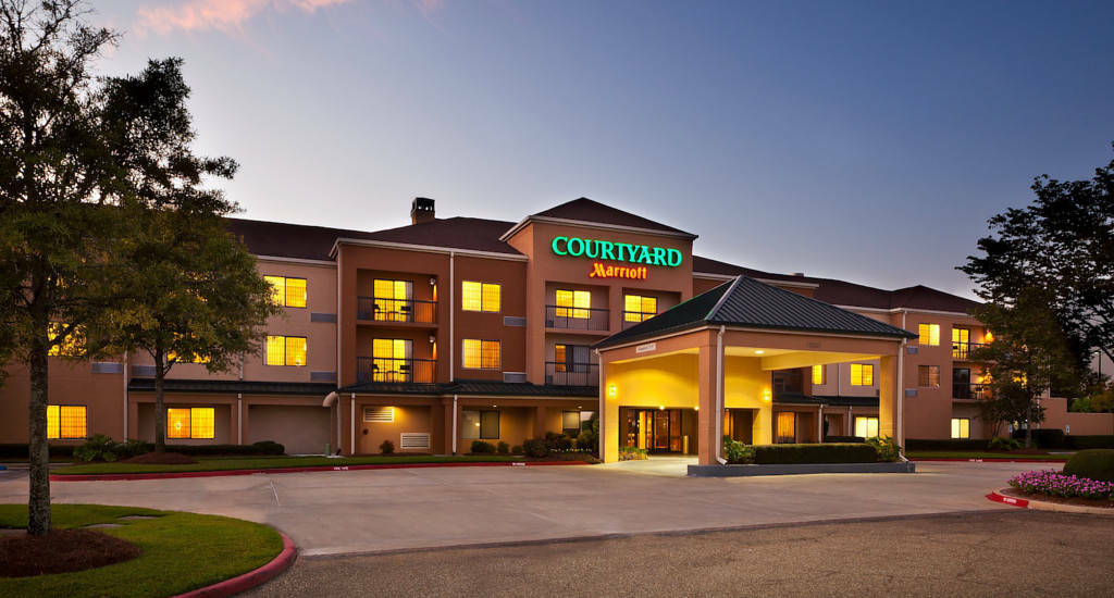 ホテル Courtyard Baton Rouge South エクステリア 写真